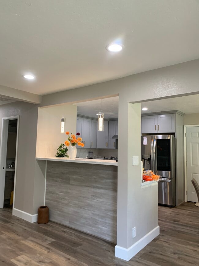 Photo - 806 Coyote St