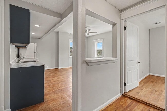 2 W Walnut St Unit 4