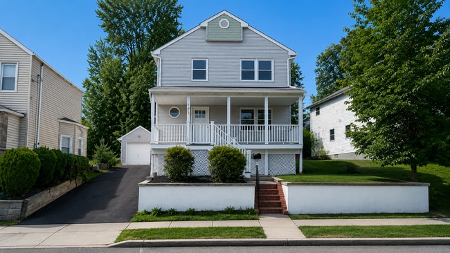 Photo - 195 Van Winkle St