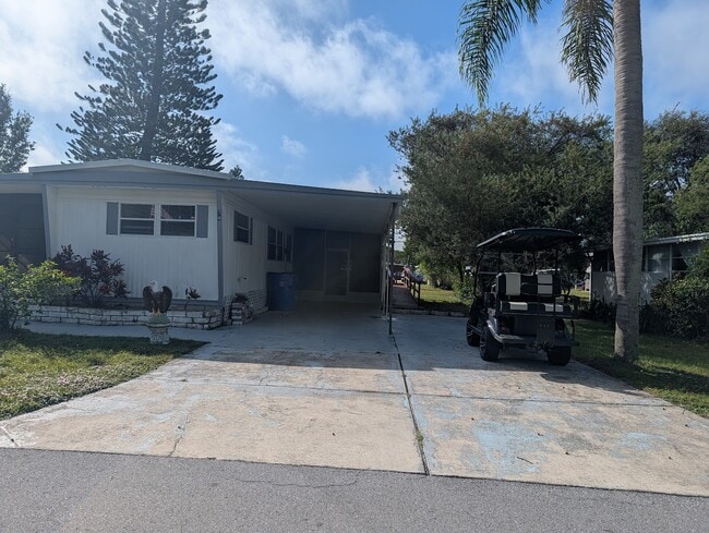 Photo - 74 Lone Pine Ave