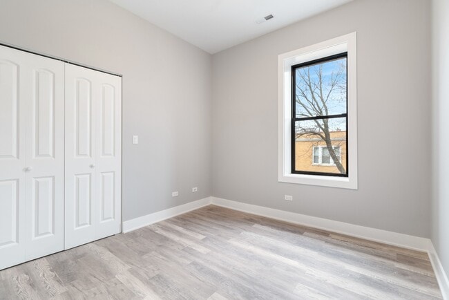 Photo - Beautiful, Updated, Spacious 2b/2bth Ukrainian Village, Avail 6/1 Unit 1B