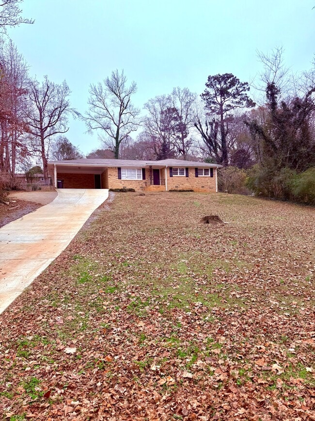 Building Photo - 3553 Pine Needle Dr SW