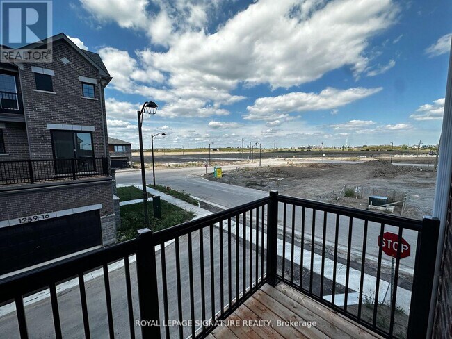 Photo - 1259 Lily Cres