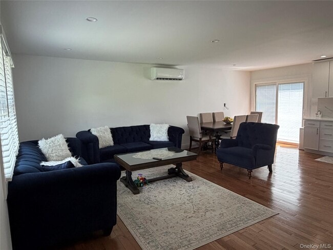 Photo - 3426 Gomer St