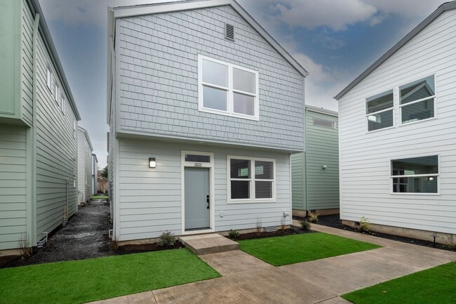 Building Photo - Move In Special Up to 3 Months Free !! New... Rental