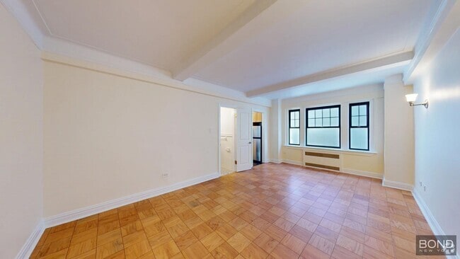 Building Photo - 95 Christopher St Unit 4N Rental