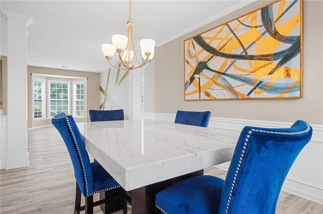 Photo - 735 Stillrock Dr SW