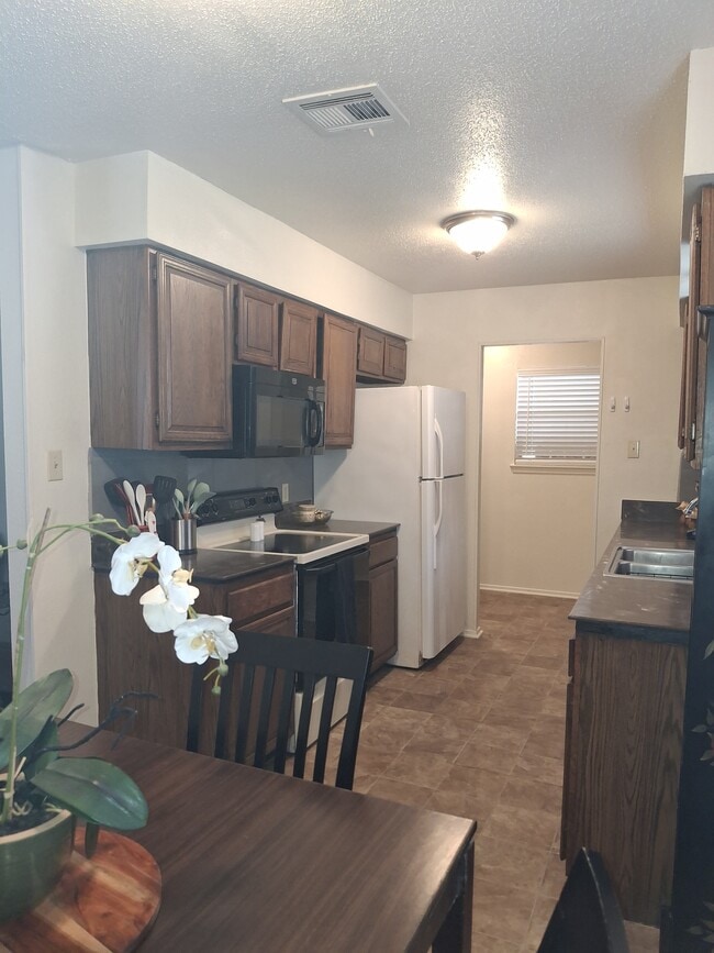 Photo - 1409 Paseo del Oro