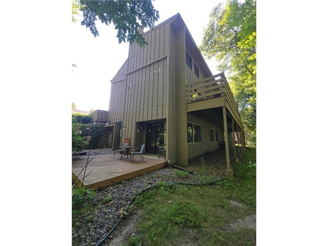 Building Photo - 1859 Yuma Ln N Rental