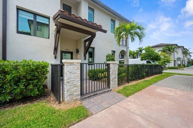 Photo - 4712 NW 83rd Ave
