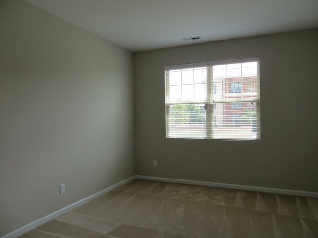 Photo - 547 Libson St