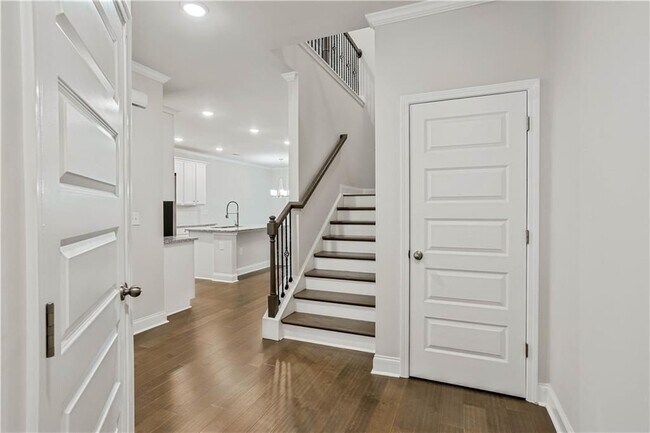 2423 Chene Dr