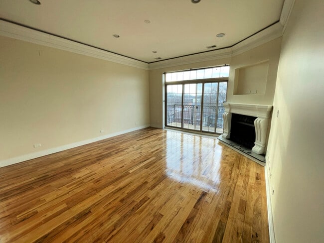 Photo - 4518 N Kedzie Ave