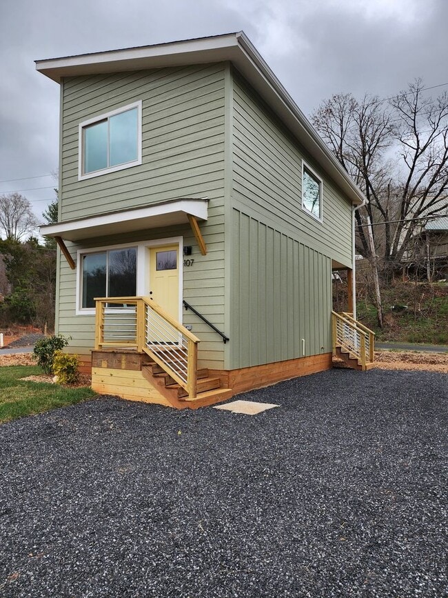 Photo - East Asheville Rental