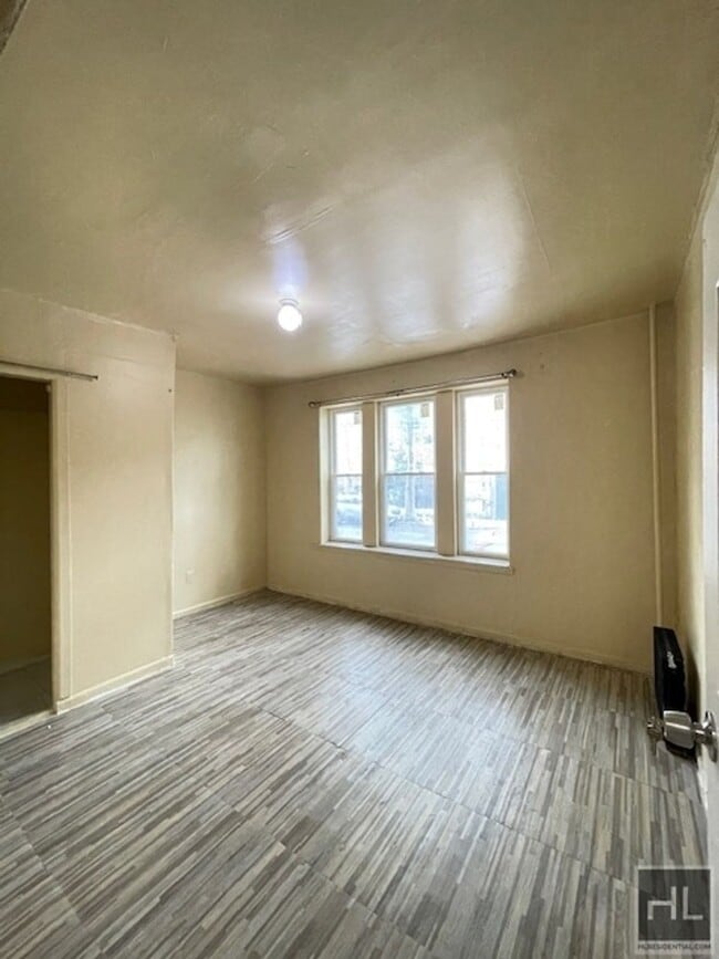 Photo - 888 Belmont Ave Unidad 2