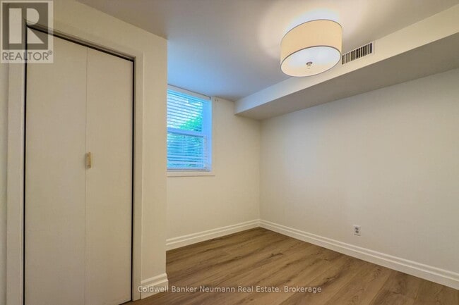 Photo - 14 McElderry Rd