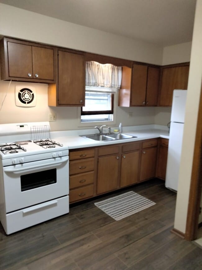 Kitchen - 7 Garfield Ave Unit #3