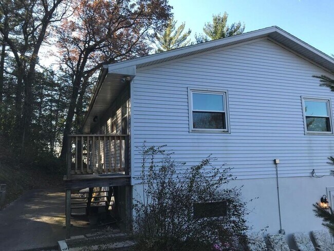 Photo - Hillside Triplex Unidad Apt 3