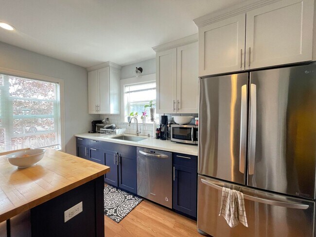 Photo - 3101 &amp; 3103 Unit Front House