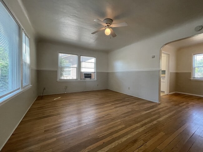 Photo - 568 E 9th Ave House