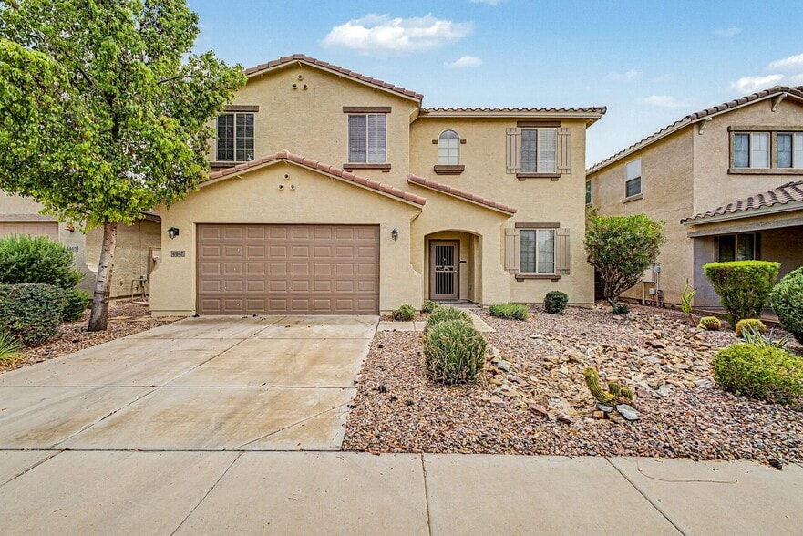 4947 E Odessa Dr