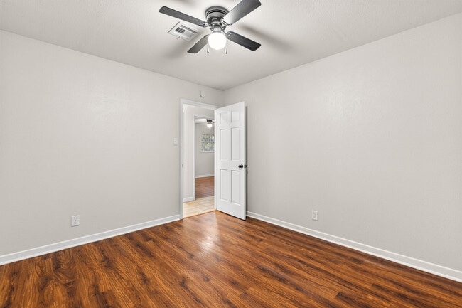 Photo - 401 Carver Ave