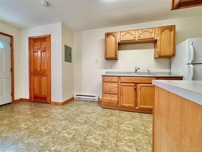 Photo - 15-15 Wyant Dr