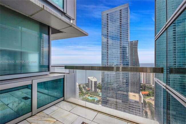 Photo - 1395 Brickell Ave Unidad 3404