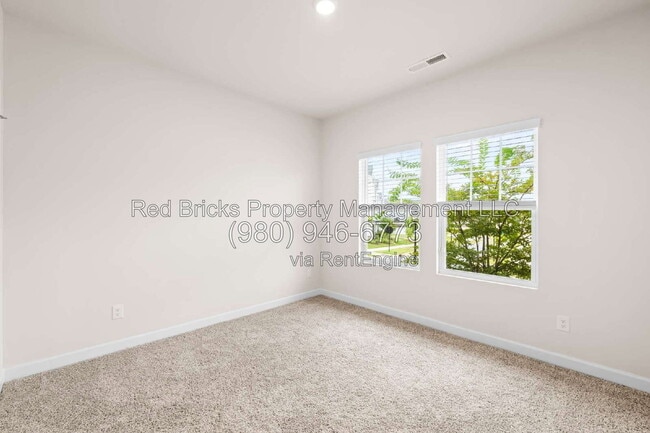 7211 Bryce Ave