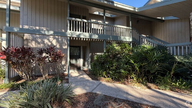 Building Photo - Move In Ready! Lovely 1 Bed 1 Bath Condo i...