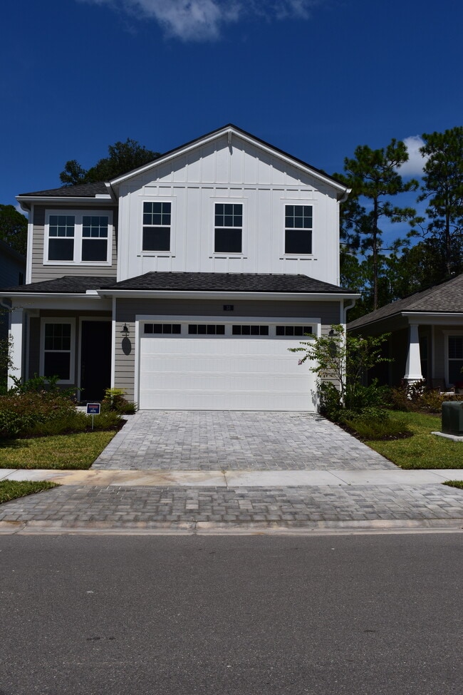 Building Photo - 33 Oakmoss Dr Rental