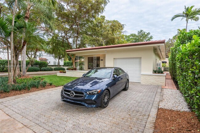 Photo - 1301 Lisbon St