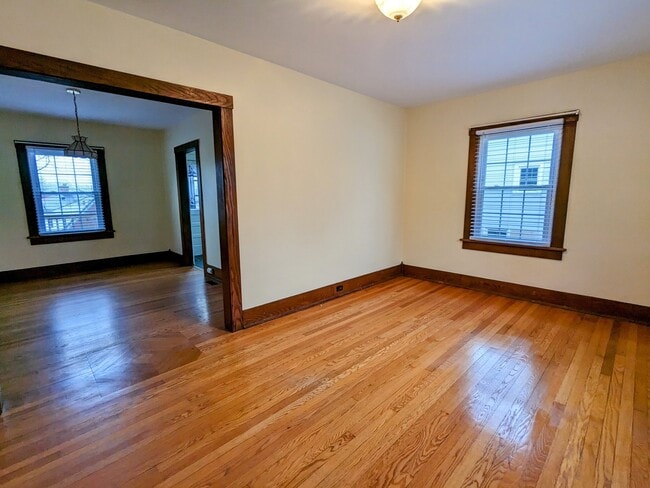 Photo - 412 Dupont Ave