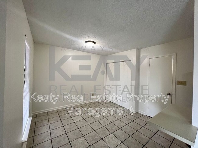 113 Shekel Dr