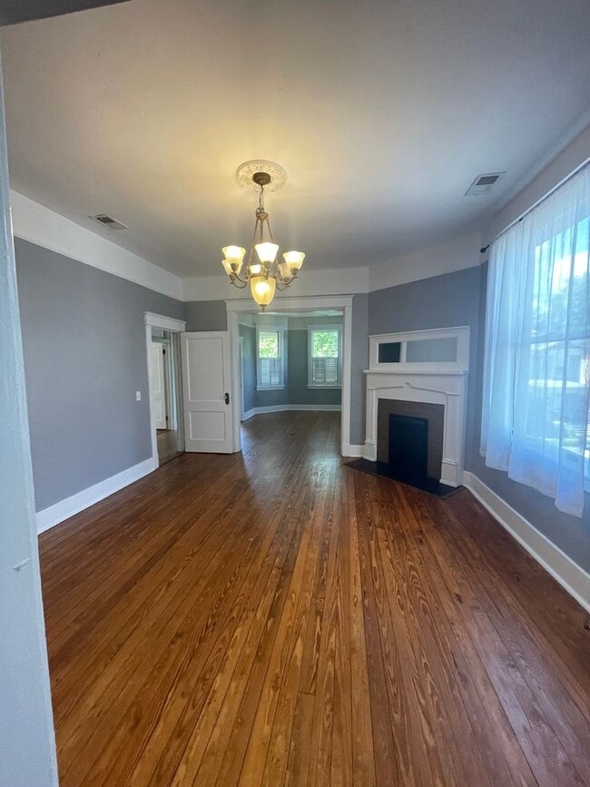Photo - 3 Bedroom 2 Bathroom Baldwin Park upstairs unit 1 off street parking Unit 418 E. 40th Street