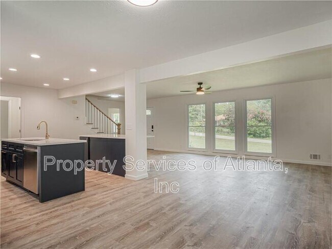 Photo - 4505 Myrtle Hill Rd NE