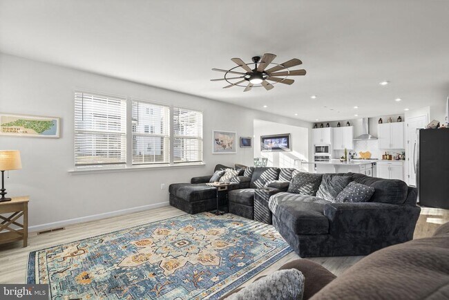 Photo - 68 SNOWDROP Dr