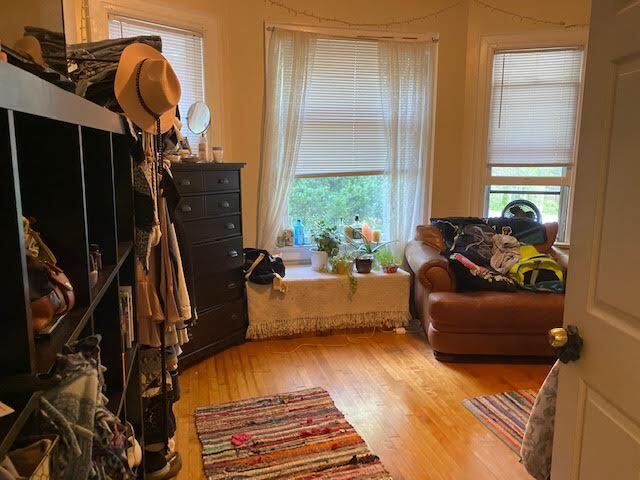 Building Photo - 3236 N Bartlett Ave Unit 2