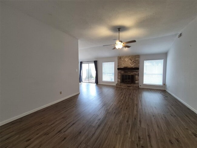 Photo - 5110 Kleindale Dr