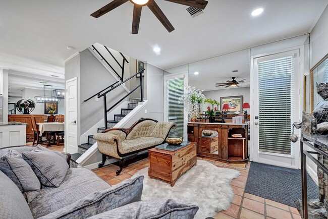 Photo - 2100 Commonwealth St Unit S