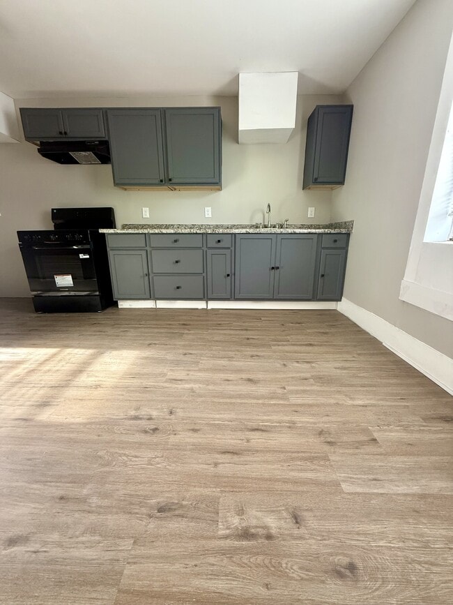Photo - 204 5th Way