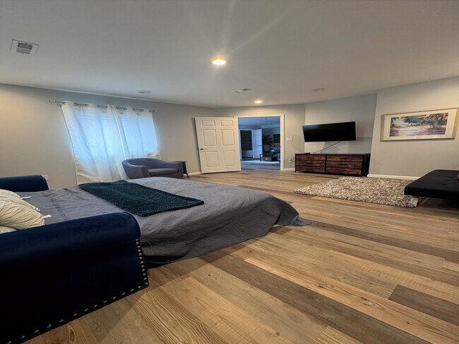 Photo - 120 Vulcan Rd