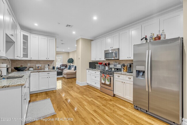 Photo - 564 Sairs Ave Unit #10