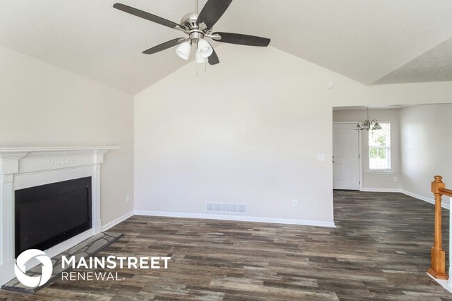 Photo - 406 Meuse Way