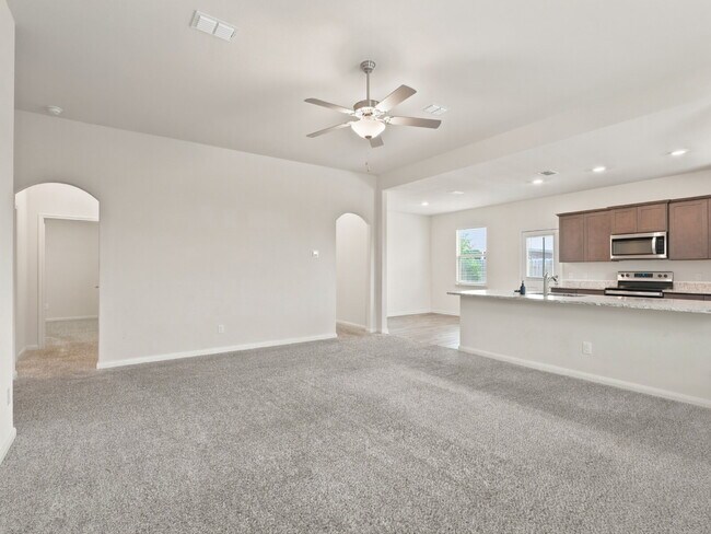 Photo - "Charming 4-Bed Oasis with 2 Baths in Fort Worth – Spacious 1,724 Sq Ft Gem!"