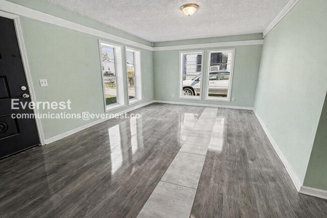 Photo - 2028 13th St N