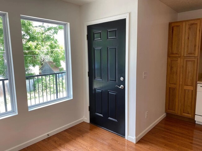 Photo - 411 E Scott St Unit 411 EAST SCOTT APT A