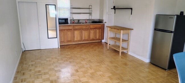317 Cucamonga Ave Unit Studio