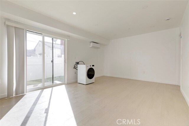 Photo - 5654 Cartwright Ave