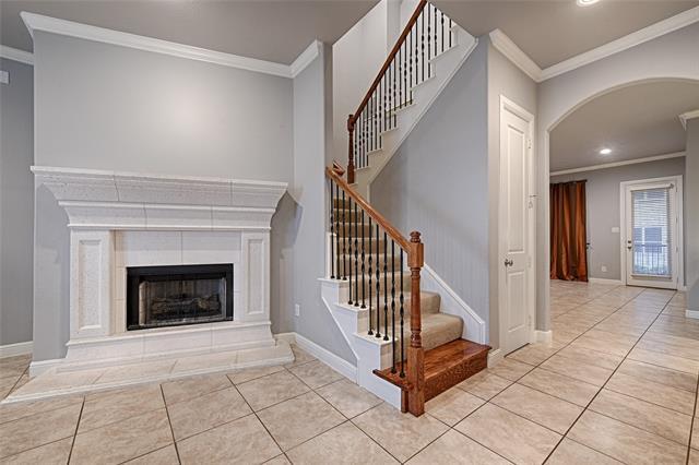 Photo - 8329 Moore St